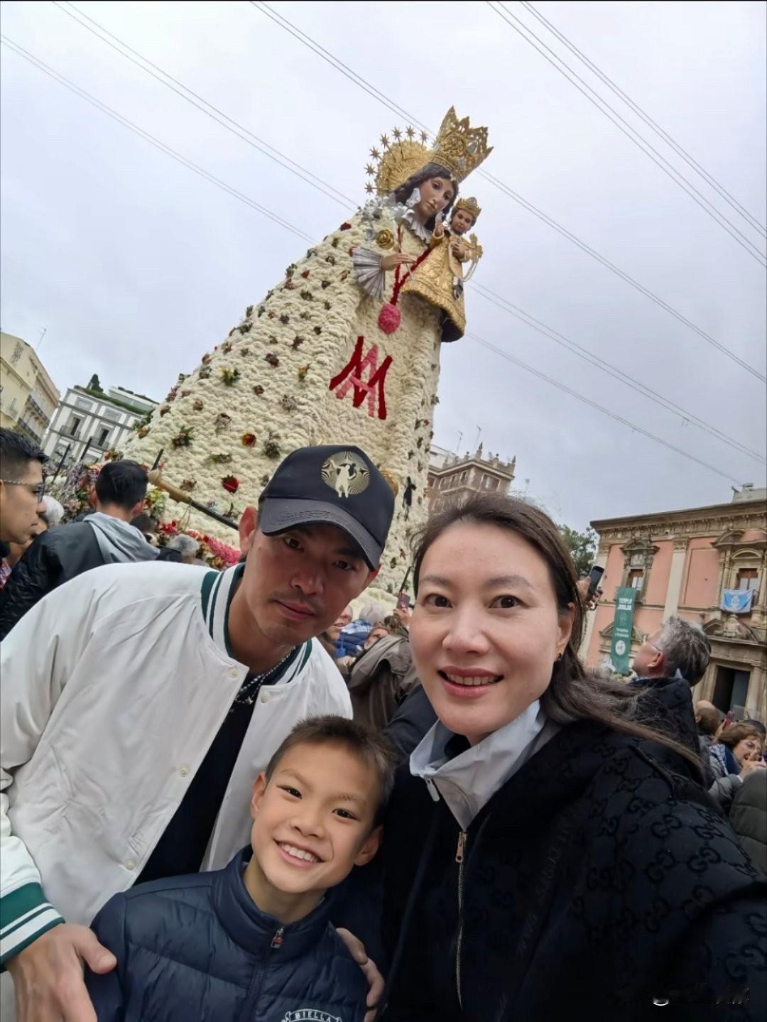 谢杏芳对林丹有那种运动员慕强的心理。对谢杏芳来说，“奥运金牌”在她心里的意义比林