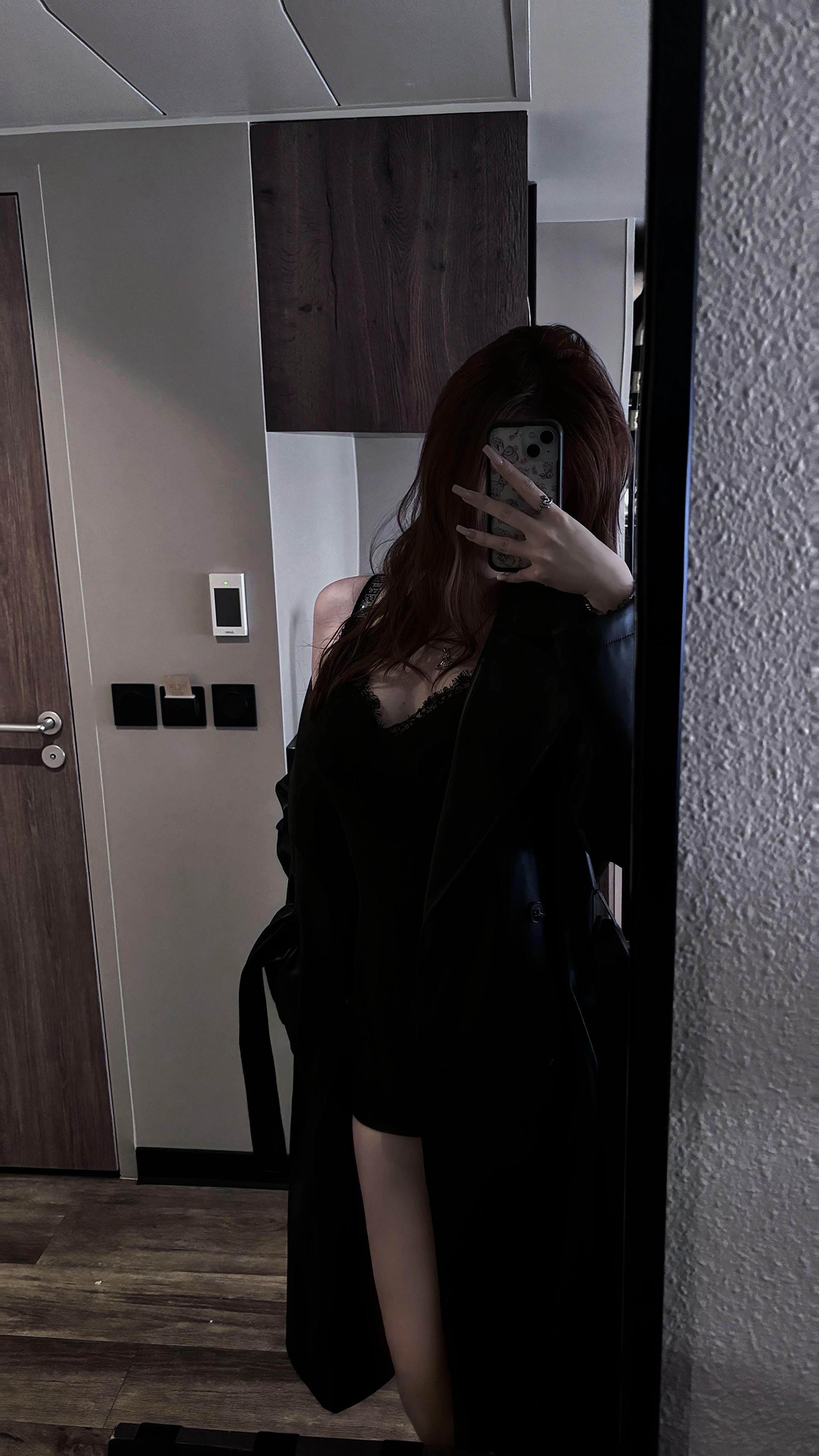 So baby, let's get messy, let's get...