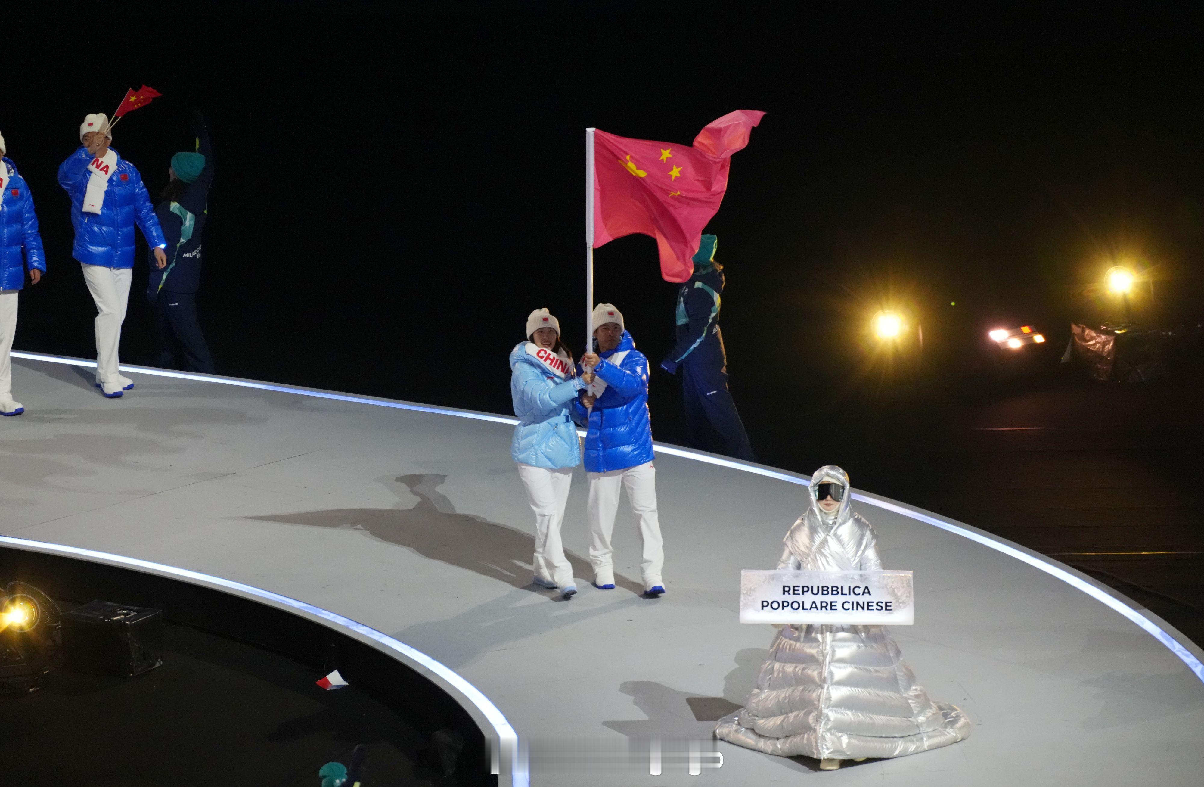 冬奥会开幕式 2026年米兰-科尔蒂纳冬奥会开幕式，中国体育代表团入场 