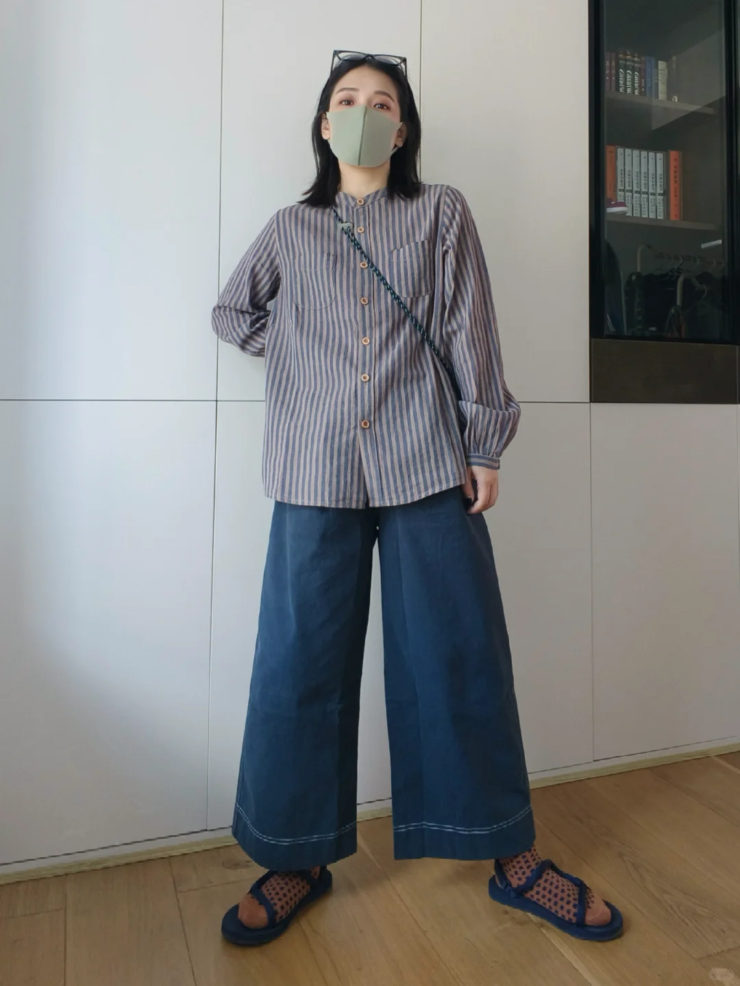 秋日灵感 | 早秋的条纹衬衫和阔腿裤
