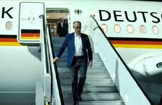 访华前夕，德国外长约翰·瓦德富尔。在新加坡发表对华强硬言论，被外界解读为向美国递