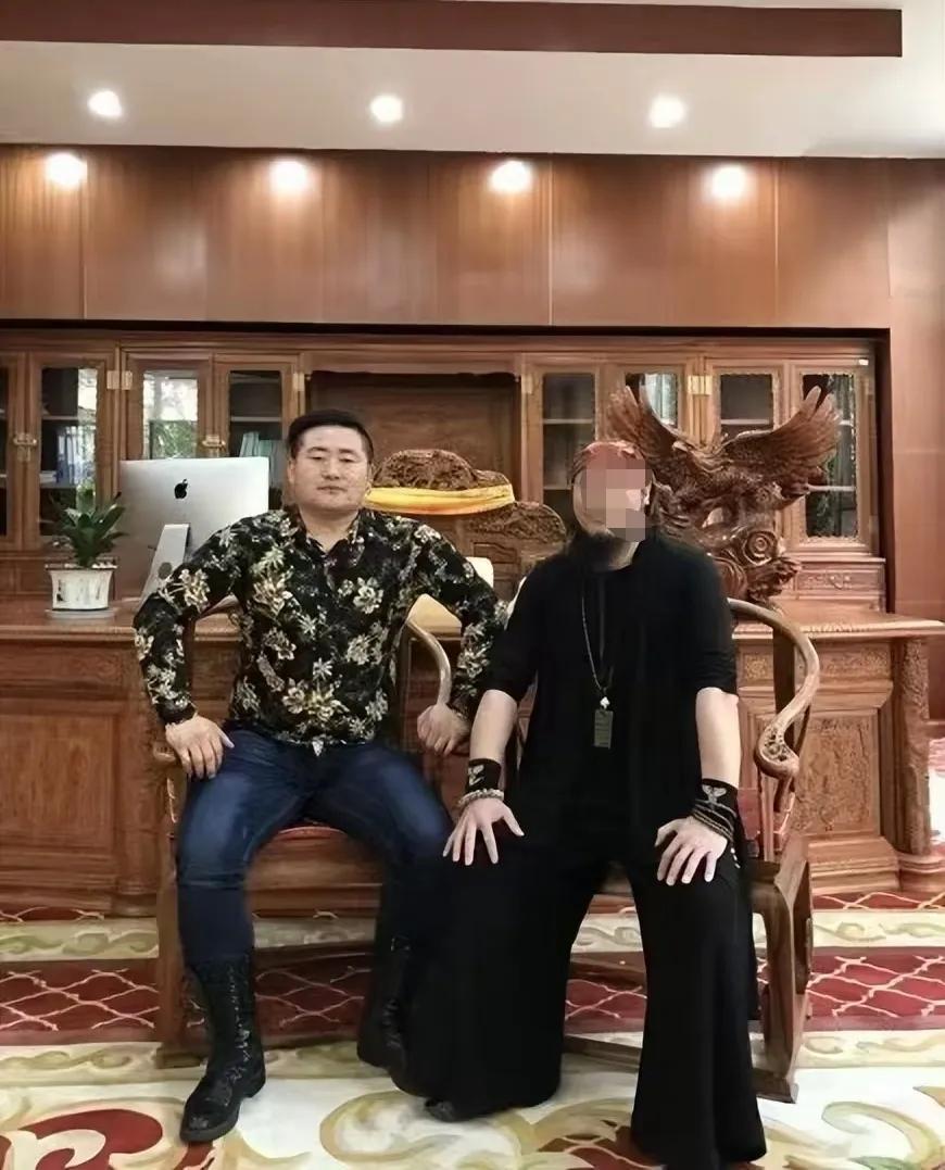 王星被解救出来了，和他关押在一起打字的50名中国同胞却没那么幸运。