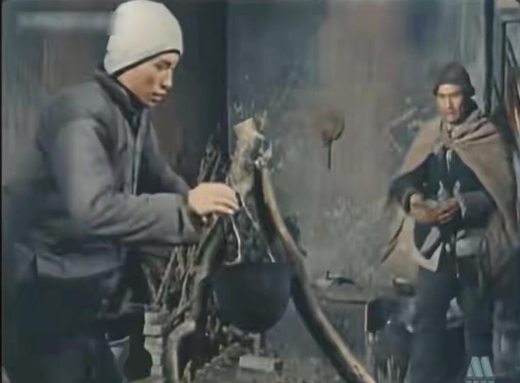 1958年开拍、
1959年上映的《回民支队》
可是一部经典之作，
那时王心刚还