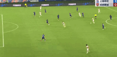 艾克森的球真是难抢啊！[尬笑]铁三角四面埋伏？也关不住他，关键是十分角的射门，来