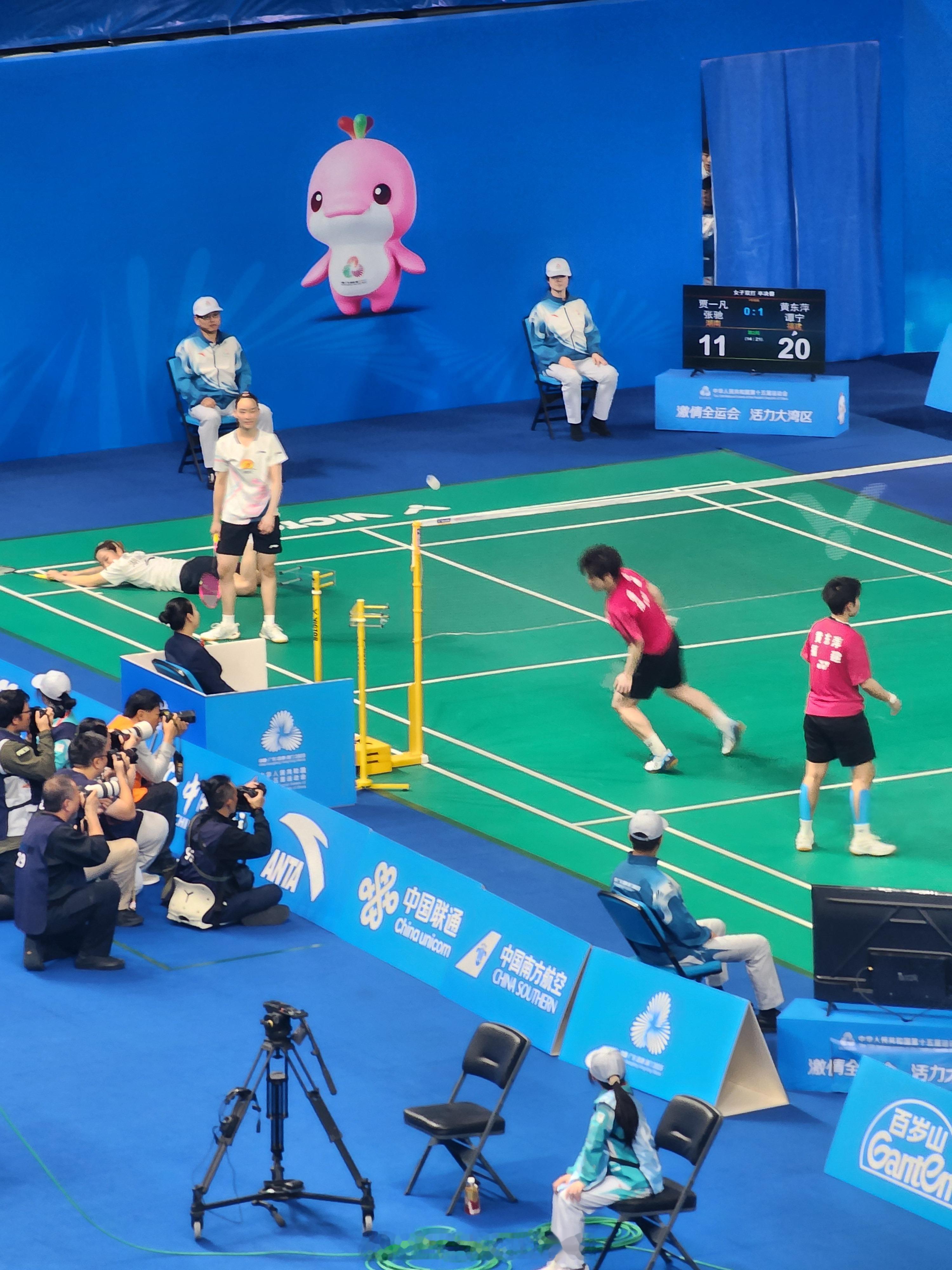 女双 半决赛 贾一凡/张驰(湖南) 14-21 11-21 黄东萍/谭宁(福建)