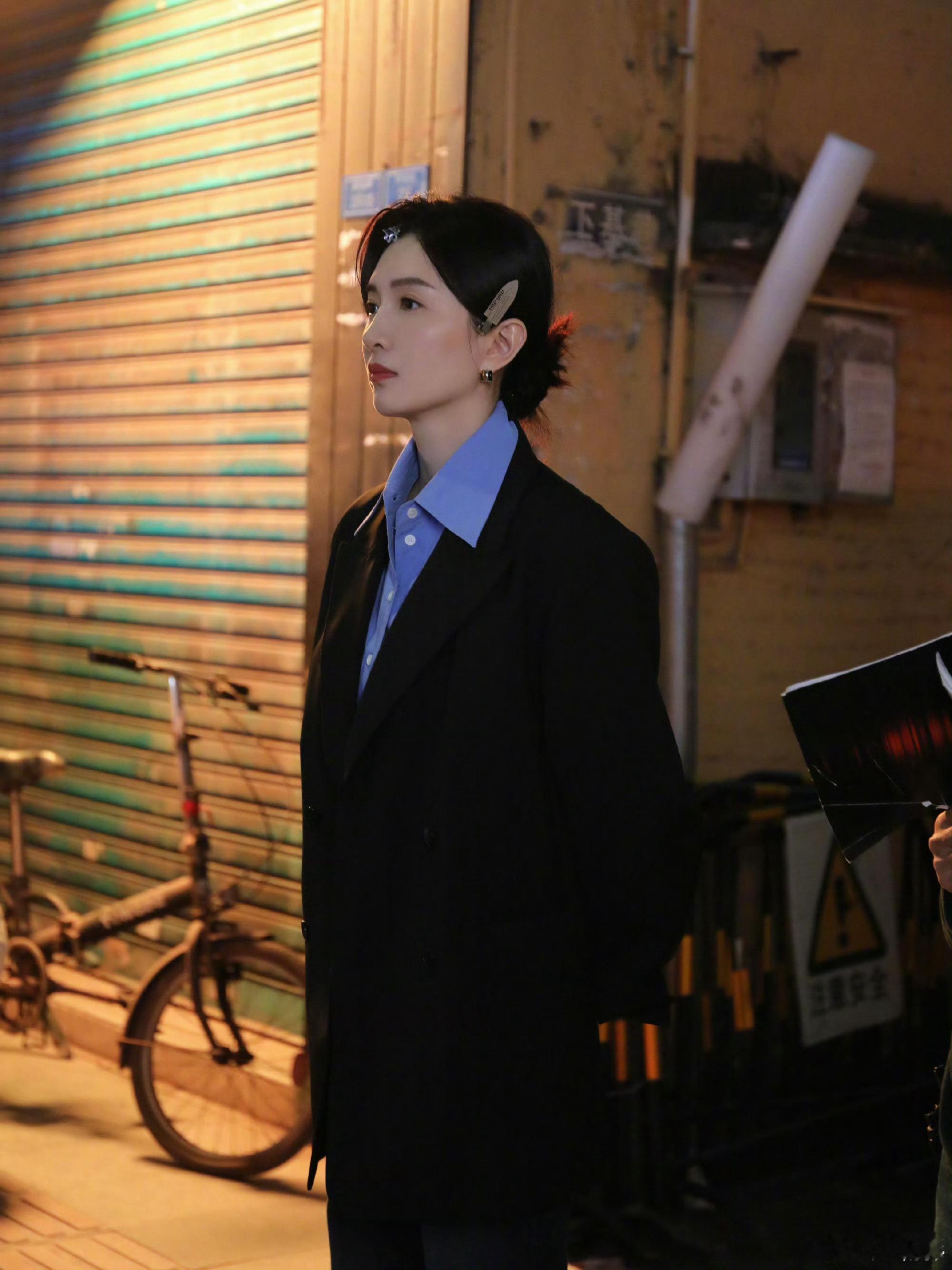 江疏影和赵玫的问与答《夜色正浓》里赵玫这个角色最打动人的是清醒，江疏影精准诠释出