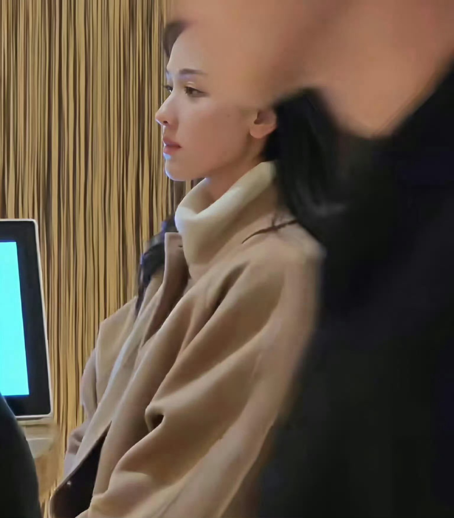 【陈都灵】至此，我领悟了匆匆一眼即是万年的含义陈都灵镜妖美得好权威 ​​​