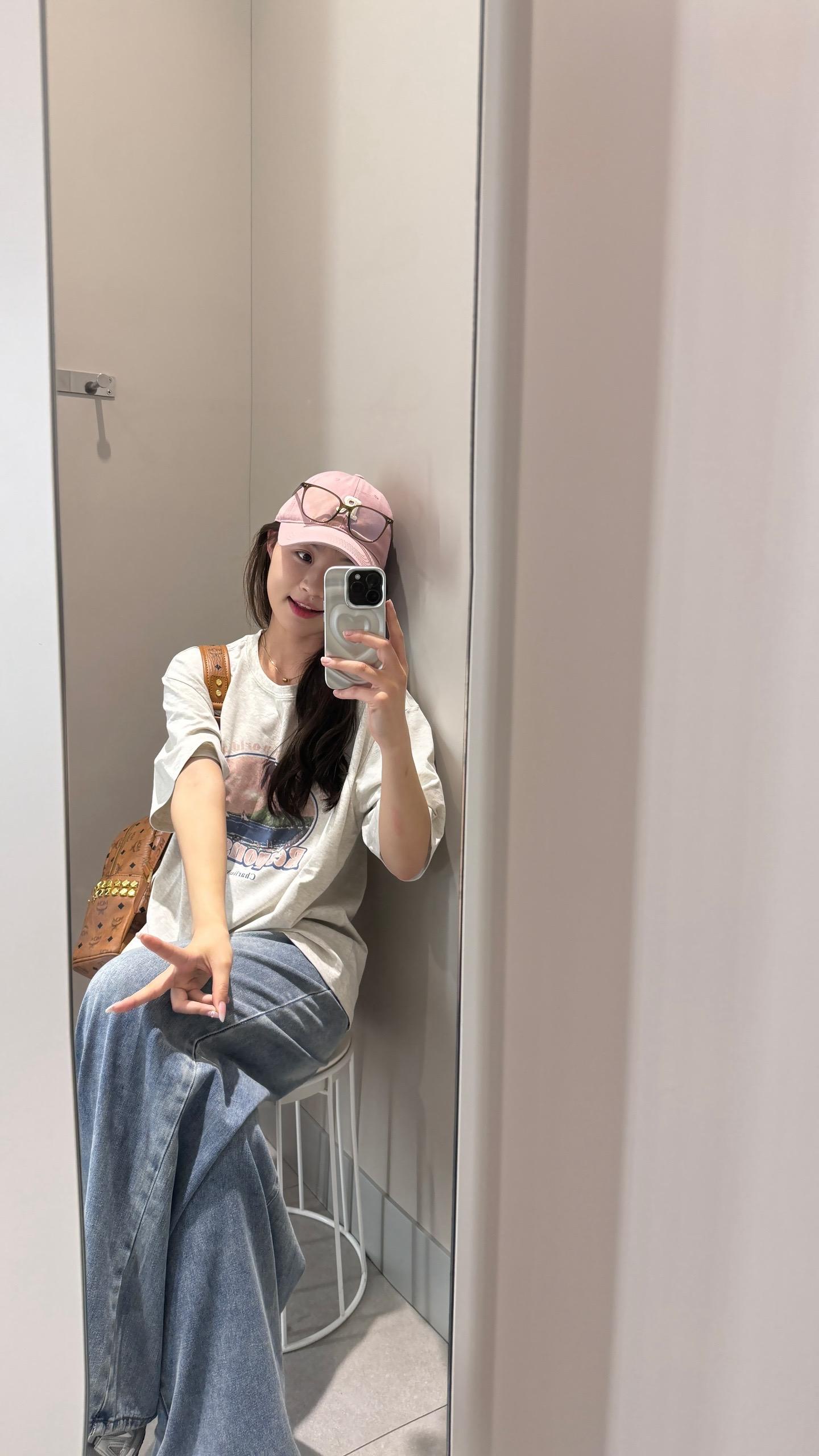 灵魂是朵难养的花 无论年岁几何 若心有缺憾 请重新养自己一遍