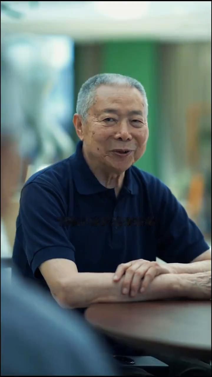 其实看清一个人并不难，就是要先对他好。他要是人品好，就一定也会对你好，甚至还会加