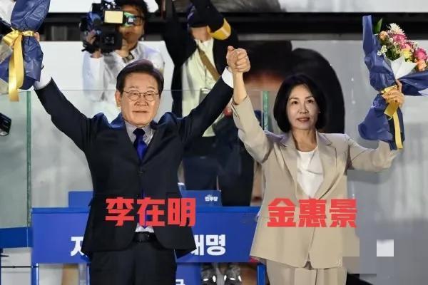 韩国连续两届总统竟然都是恋爱脑！
要不然韩剧这么会拍呢呢，把总统也看成恋爱脑了！
