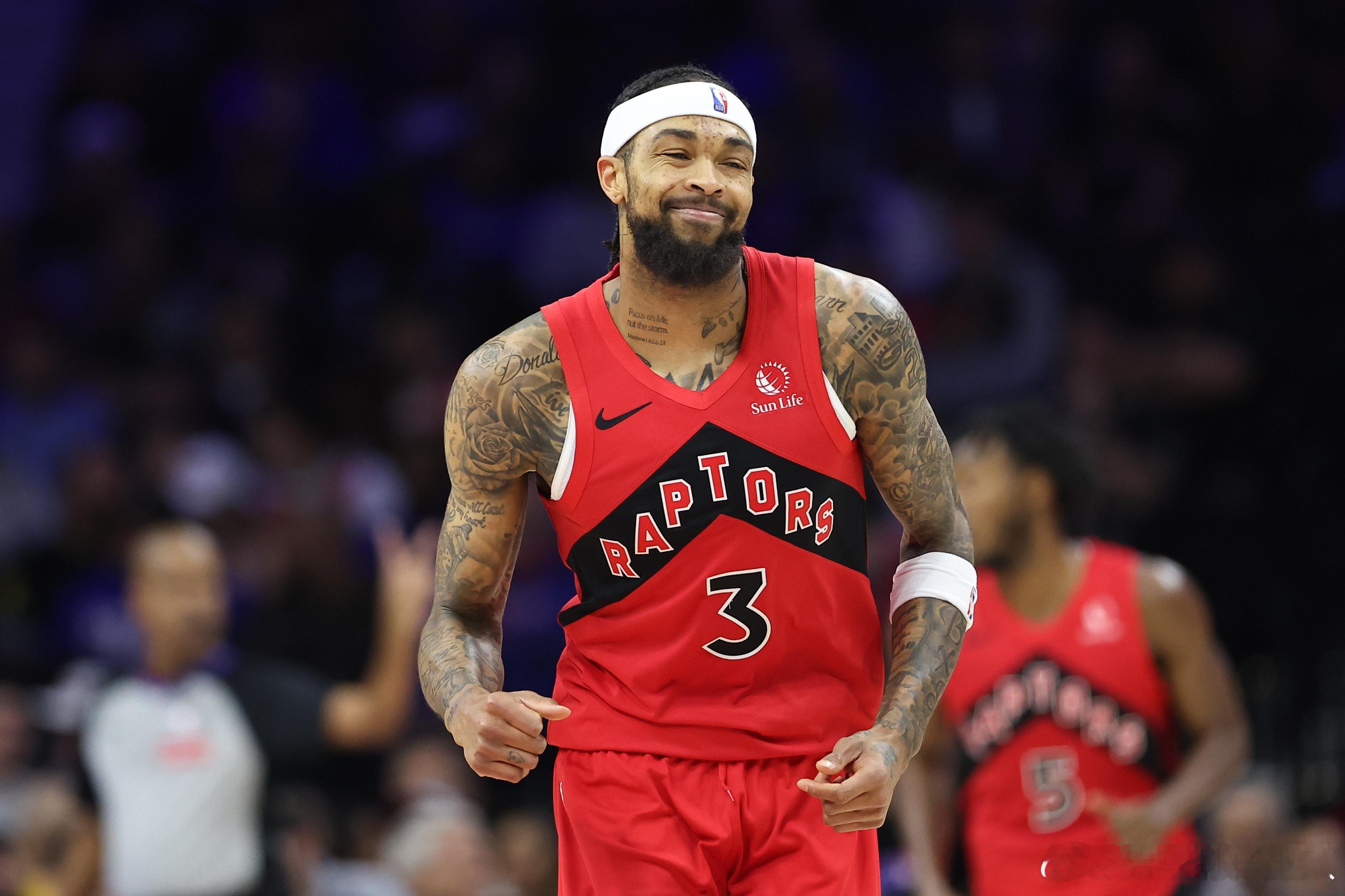 猛龙121-112击败76人豪取五连胜，战绩10胜5负，东部仅次活塞。猛龙1胜4