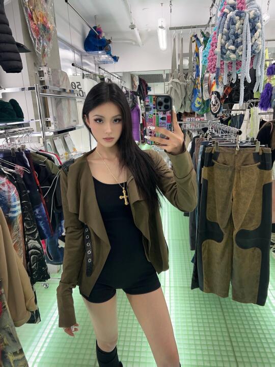 去打个唇钉吧宝宝 感觉很适合你