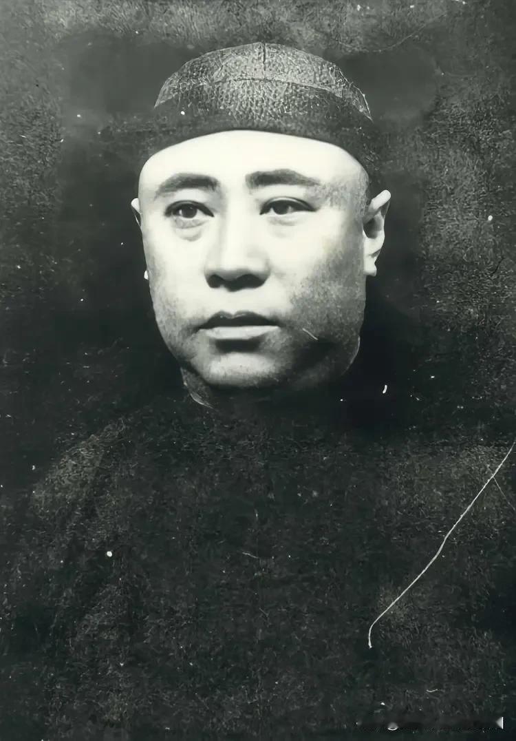 第一次直奉战争发生在1922年中国北洋政府统治末期，当时东北军阀张作霖麾下的奉系