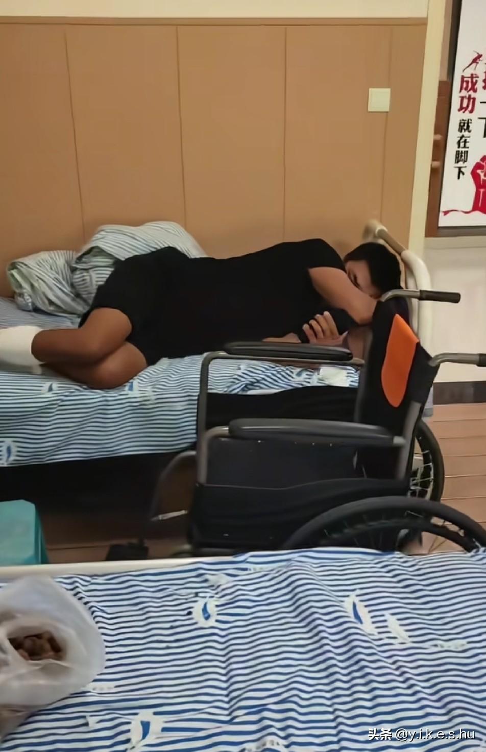 宁宁在医院快抑郁了，也没有个说话的人