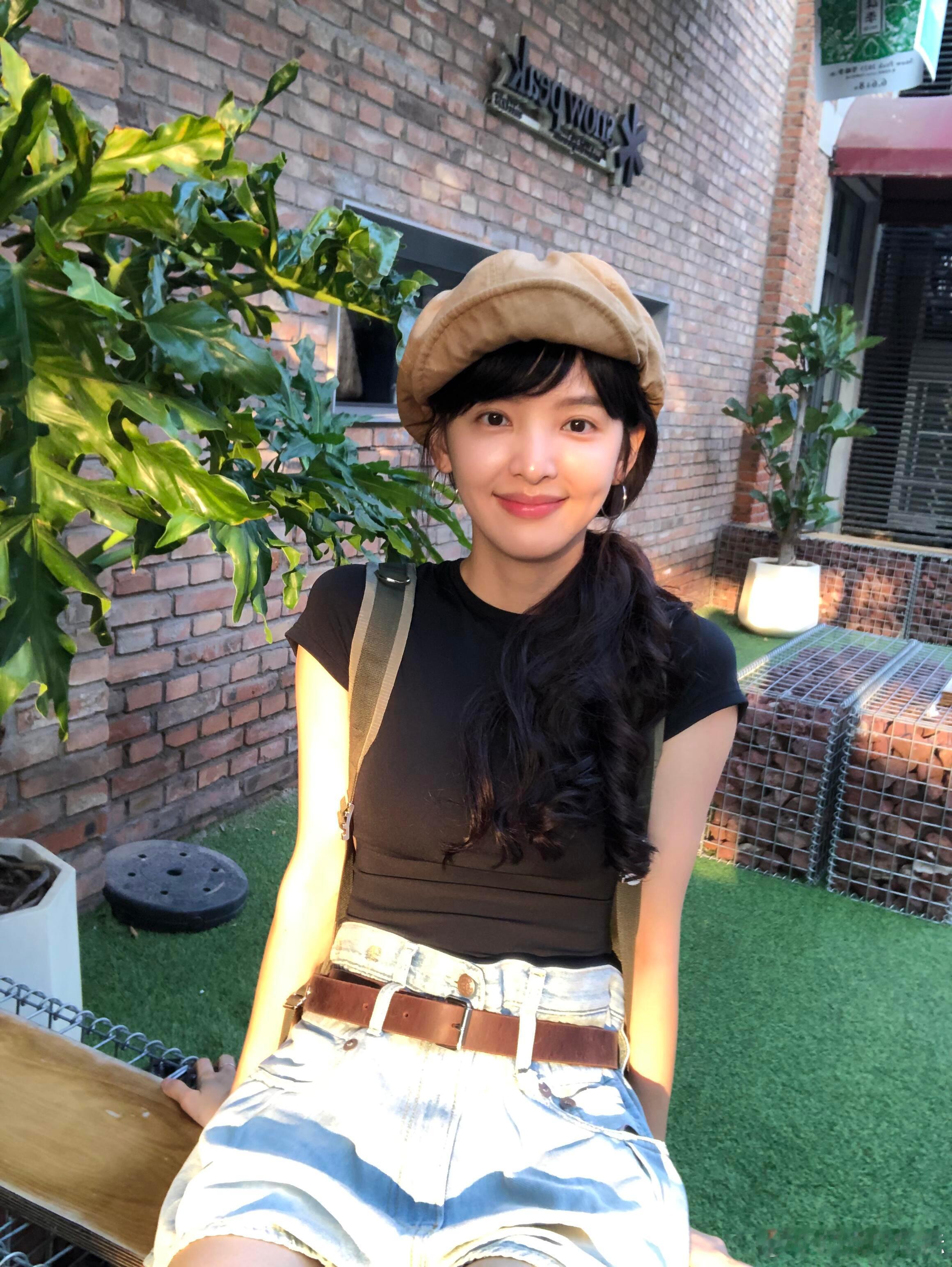 章若楠太可爱太漂亮了，想rua[爱慕] ​​​