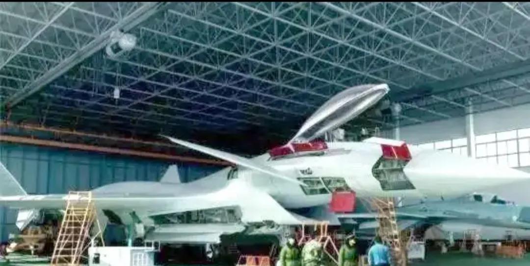 看看有谁知道，这是什么机型？相信熟悉这张飞机图片的，都是资深老军迷了
     