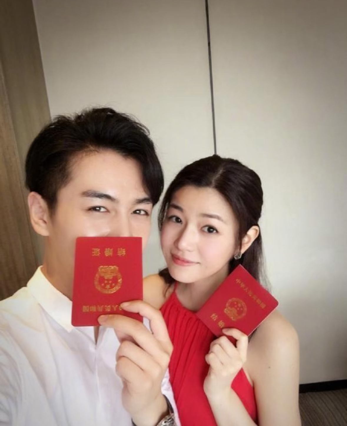 陈晓 陈妍希曾经结婚也是为了幸福，现在离婚也是为了幸福，希望他们以后不要缺席孩子