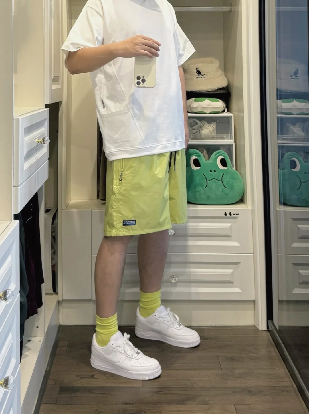 牛油果绿｜小白鞋穿搭