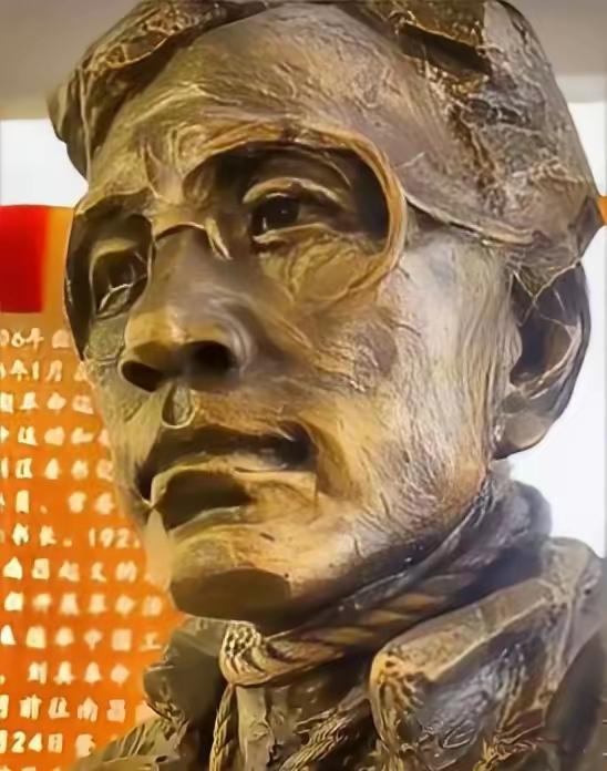 1929年，他在狱中六个月受尽折磨，被割耳剜去双眼，挑断手筋脚筋，他依然一字不说