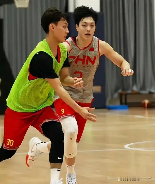 男篮世预赛第二窗口期比赛即将来临，今日FIBA官方公布了亚太区男篮实力排行榜。中