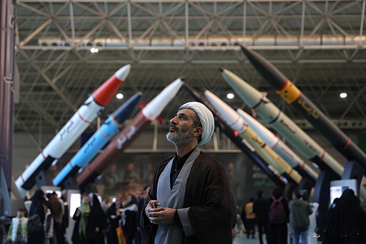 伊朗要提高警惕了！

4月15日，俄罗斯安全会议发布消息称：“鉴于美军继续增兵中