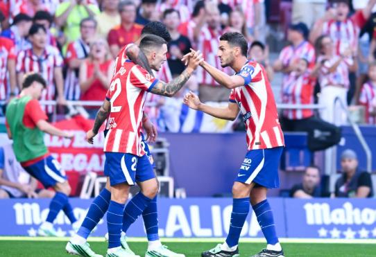 2-1！火药味拉满的马德里德比爆出冷门，马竞力克皇马强势升至西甲第二，直接将穆里