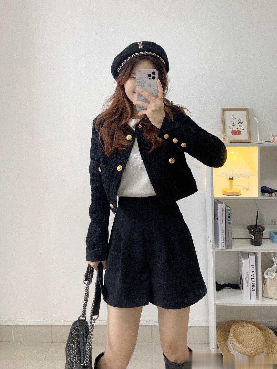 10/16   早10：00上新新品优惠➕🈵减黑色短款小香外套，很精致的一款，