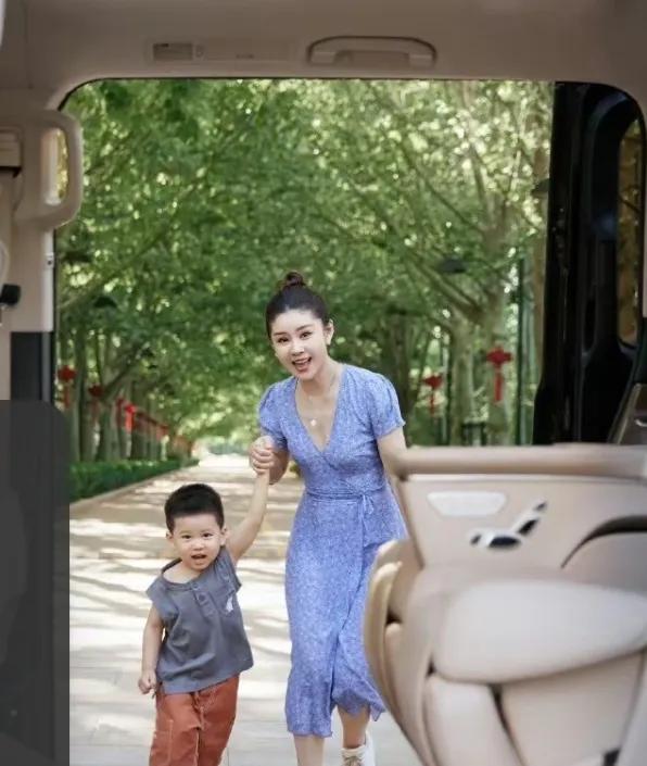 在流量至上、高产即王的演艺圈，王雷和李小萌宛如两股清流，不以作品数量论英雄。那他