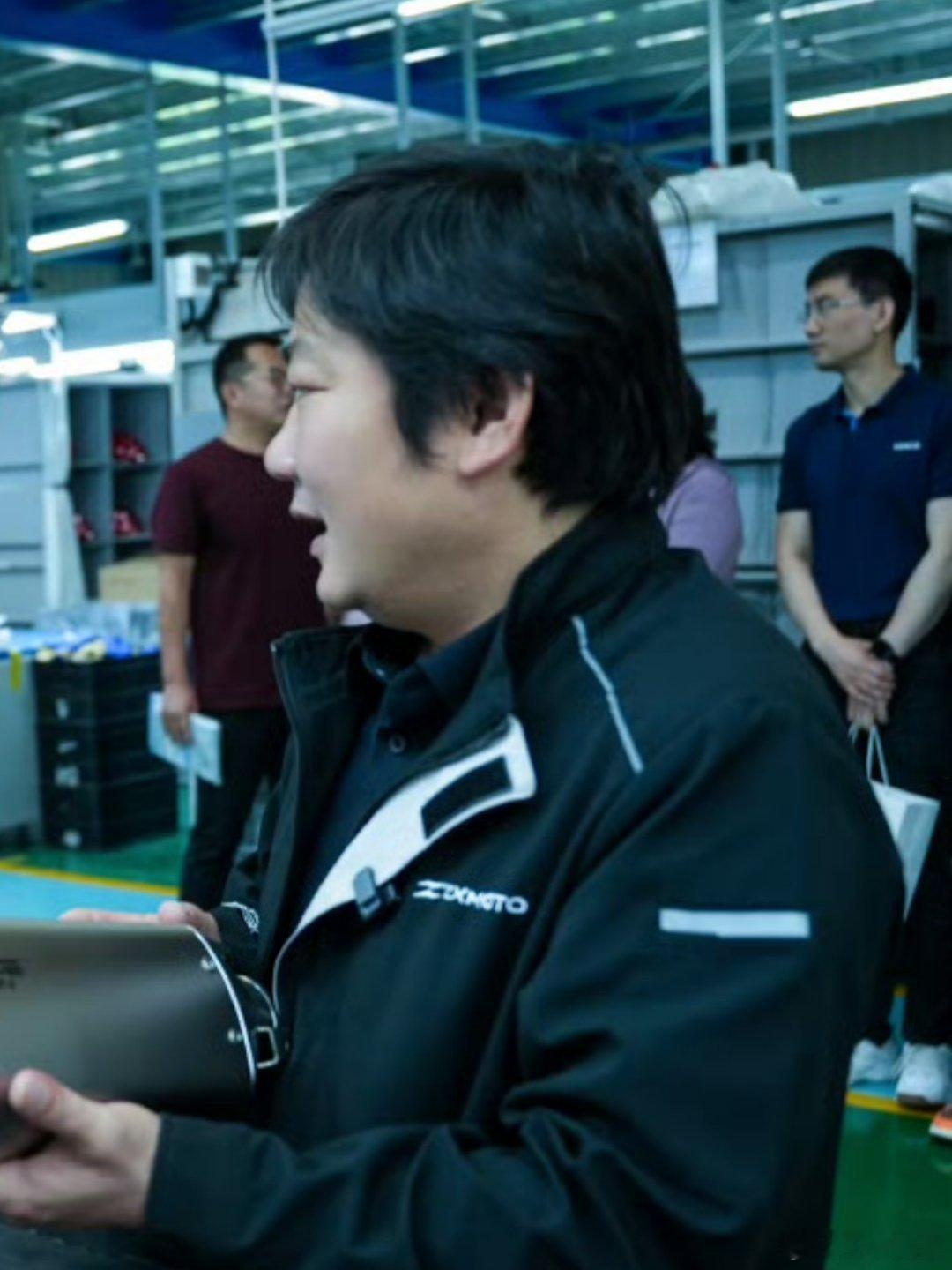 张雪机车的新涂装大v聊车 WSBK荷兰站即将开战，张雪机车的新涂装太帅了！夺冠后