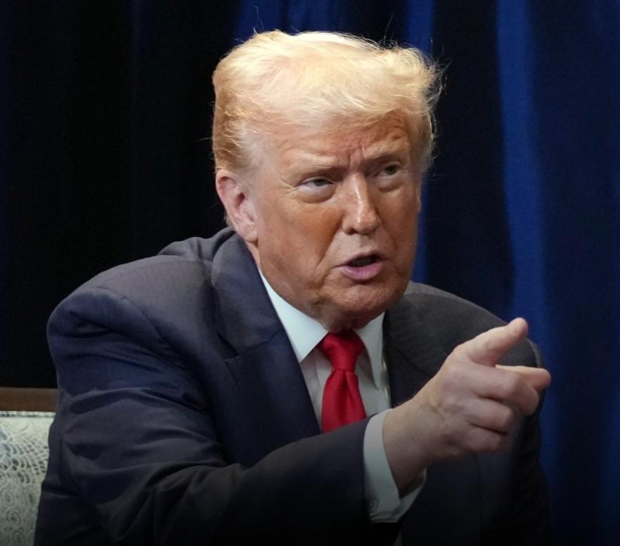 美国着急，芯片积压

目前，英伟达已经告知中国客户，计划在2026年农历新年前开