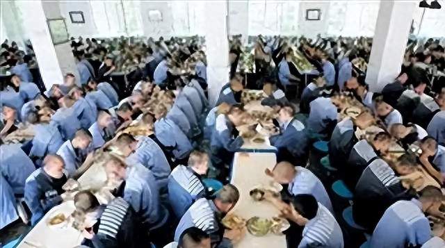 “无期刑犯”老到不能动，监狱会给他们养老吗？答案真让人心酸