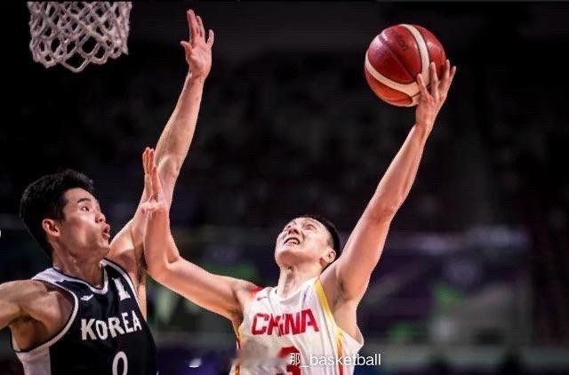 球迷是真的在用真金白银支持，据北京市体育局的相关数据显示，中国男篮去年￼11月2