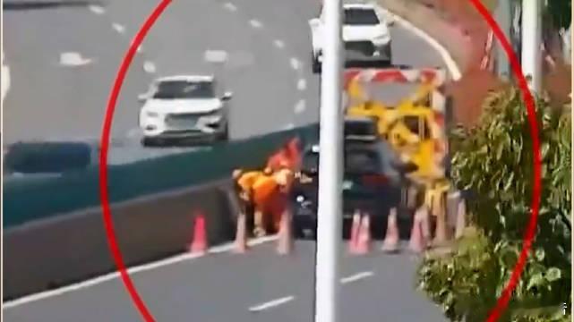 辅助驾驶途中司机捡瓶子致1死1伤侥幸心理作祟，觉得短暂分心没事，轻视行车风险，警