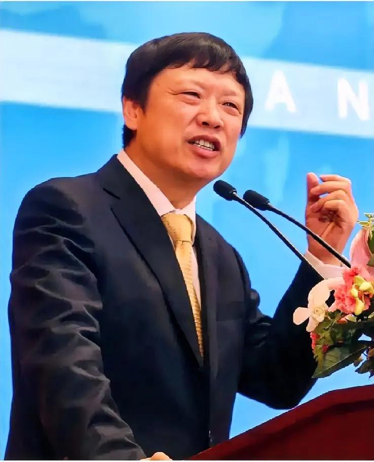 胡锡进“抱怨”高铁票难抢：节日出行成“拼手速大战”，绿皮火车成“香饽饽”



