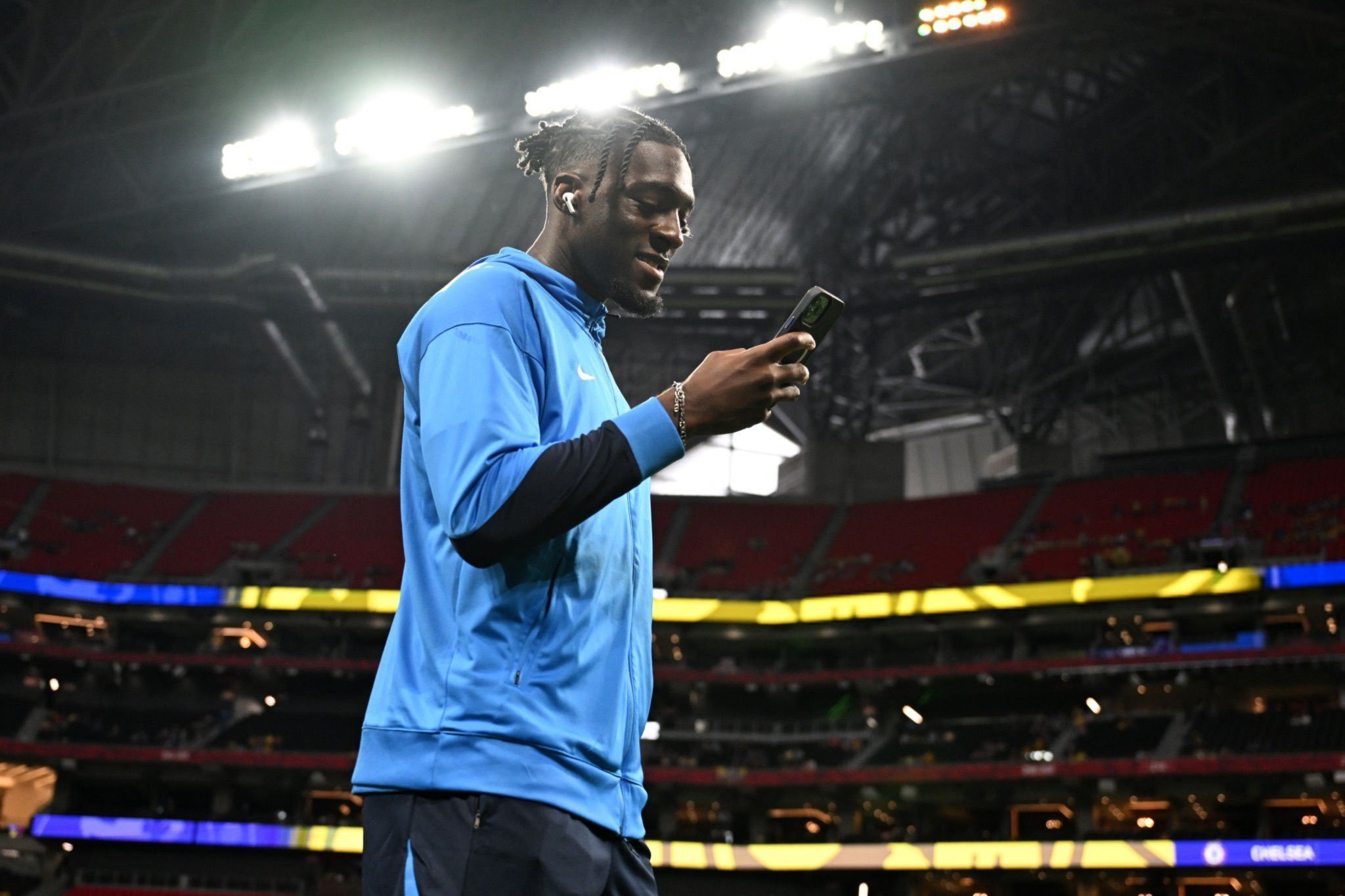 据西班牙媒体《每日体育报》消息，在巴萨冬窗引援的潜在防线补强名单中，最新浮现出一