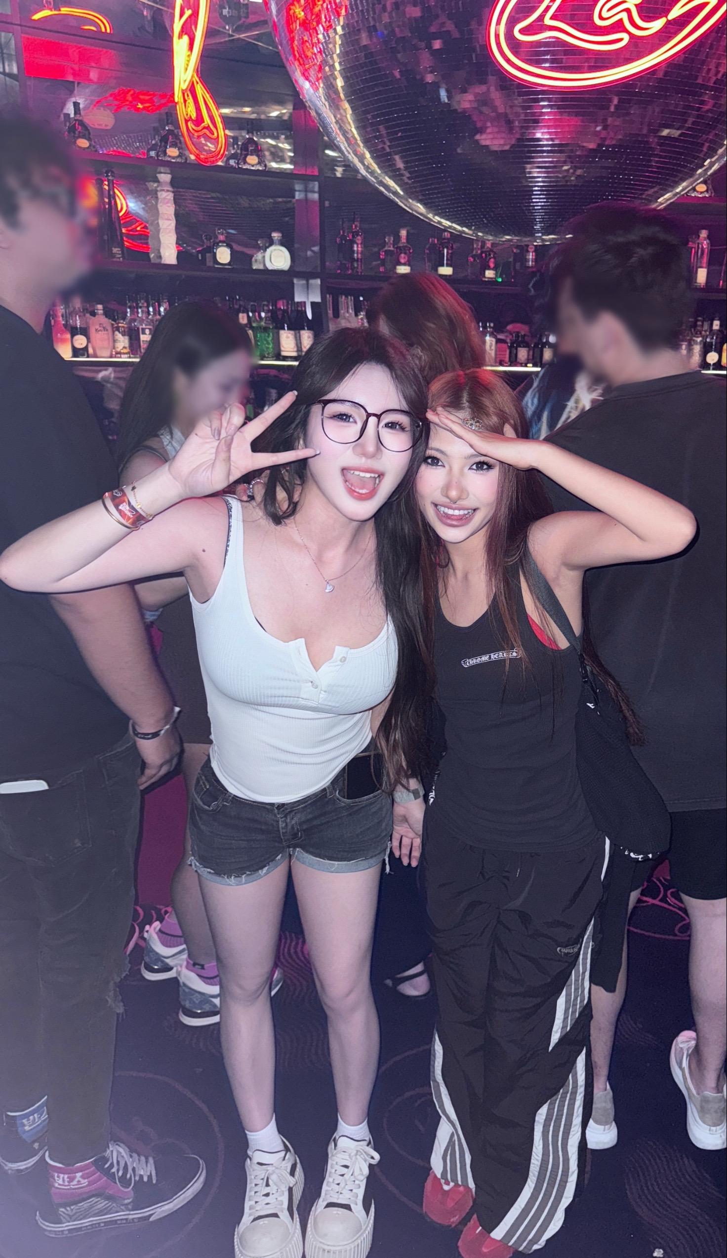 你咋知道我昨天又在ins碰到方方了 姐美成ab了😍😍