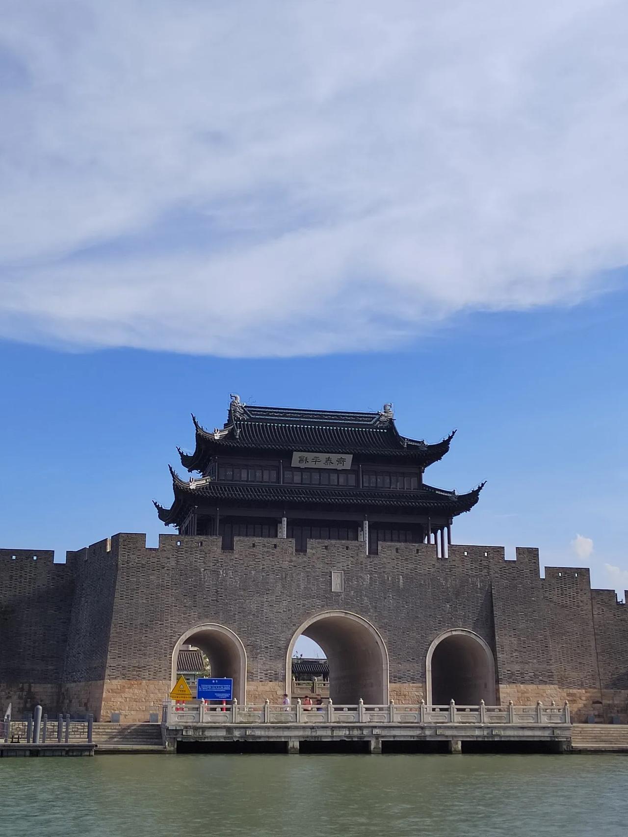 如果没资源、没背景，想做成一件事情也有个简单的方法，那就是把你要做的事情向着行业