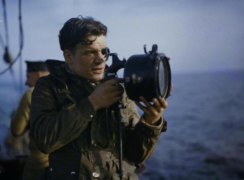 照片中的历史 1942年9月，英国海军“论坛”号潜艇的日常。摄影师：杰克·布赖森