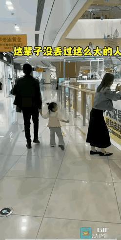 小棉袄真贴心，总算不白疼！
 
        都说闺女是爸爸的小棉袄，这话真不