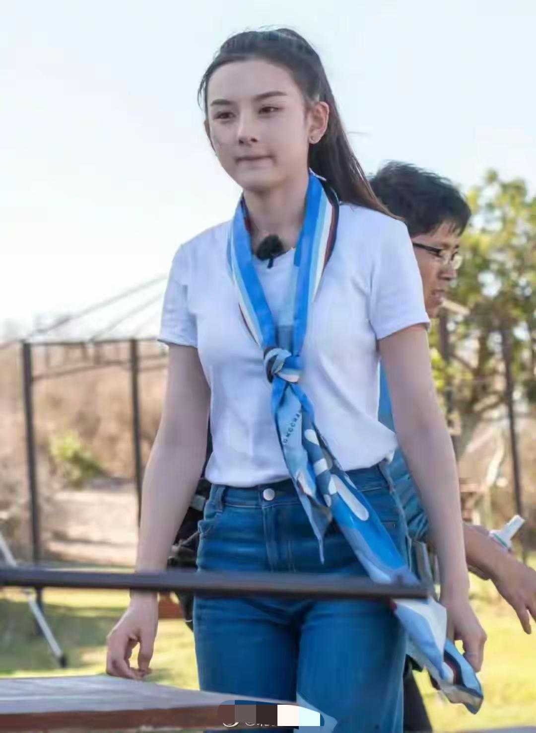 这是哪位明星经常在电视上看到，就是想不起来名字了