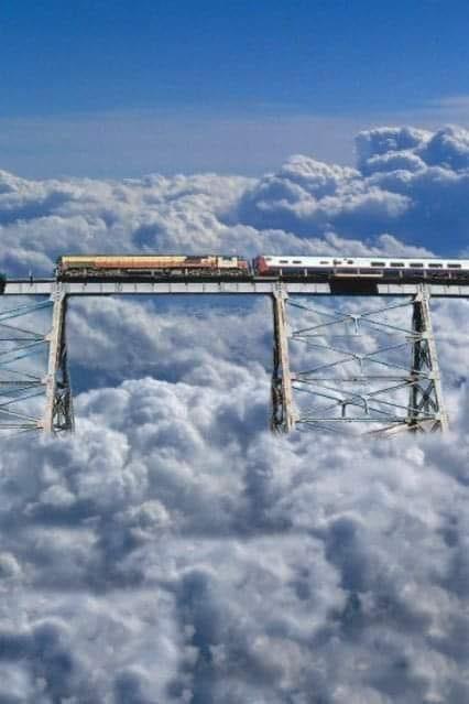 阿根廷通往云端的列车(Tren a las Nubes)是穿越安第斯山脉的传奇铁