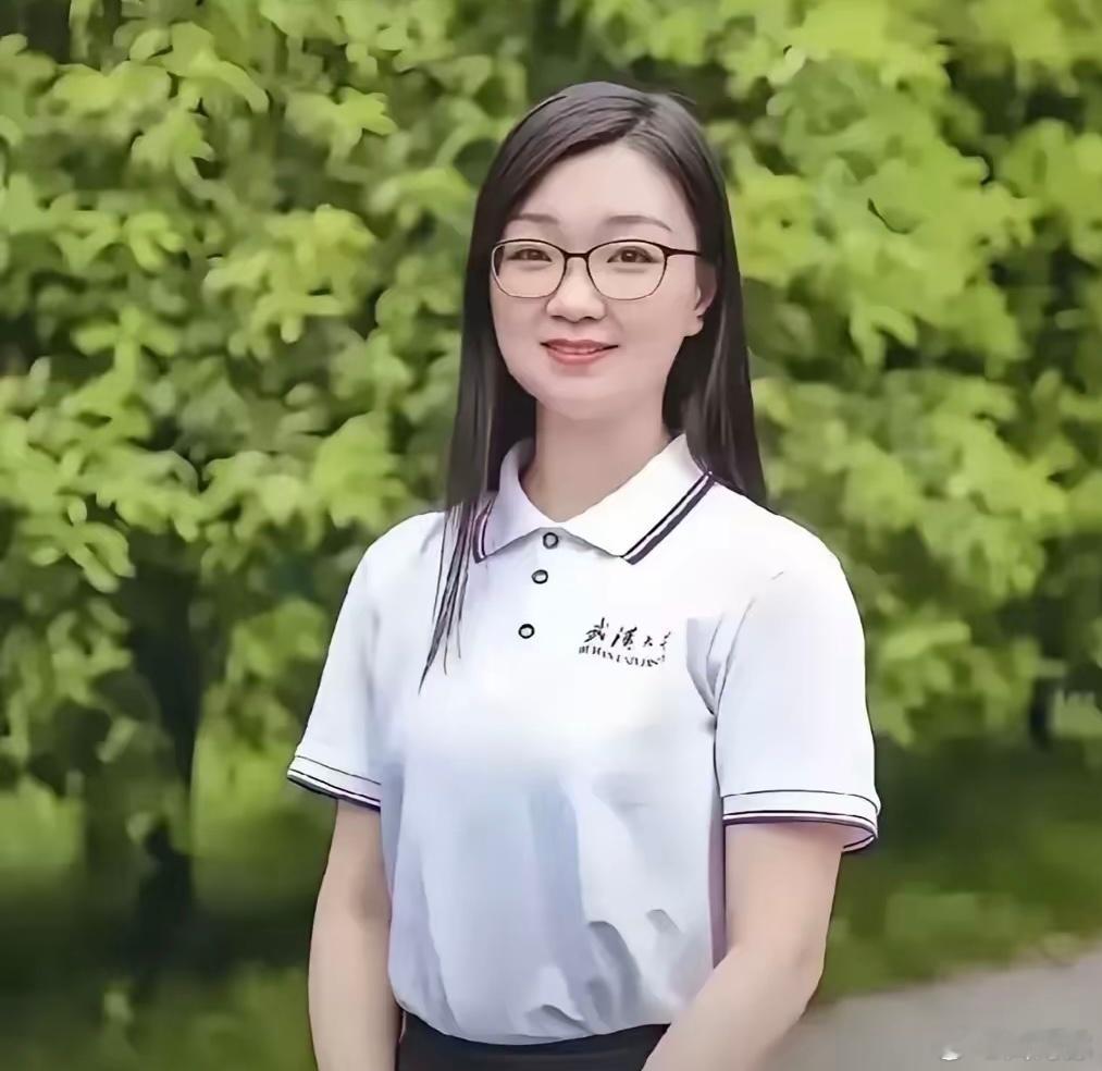 难怪武大辅导员刘迪这么眼熟，原来和知名脱口秀演员傅首尔、产后第一天上班就离职的大
