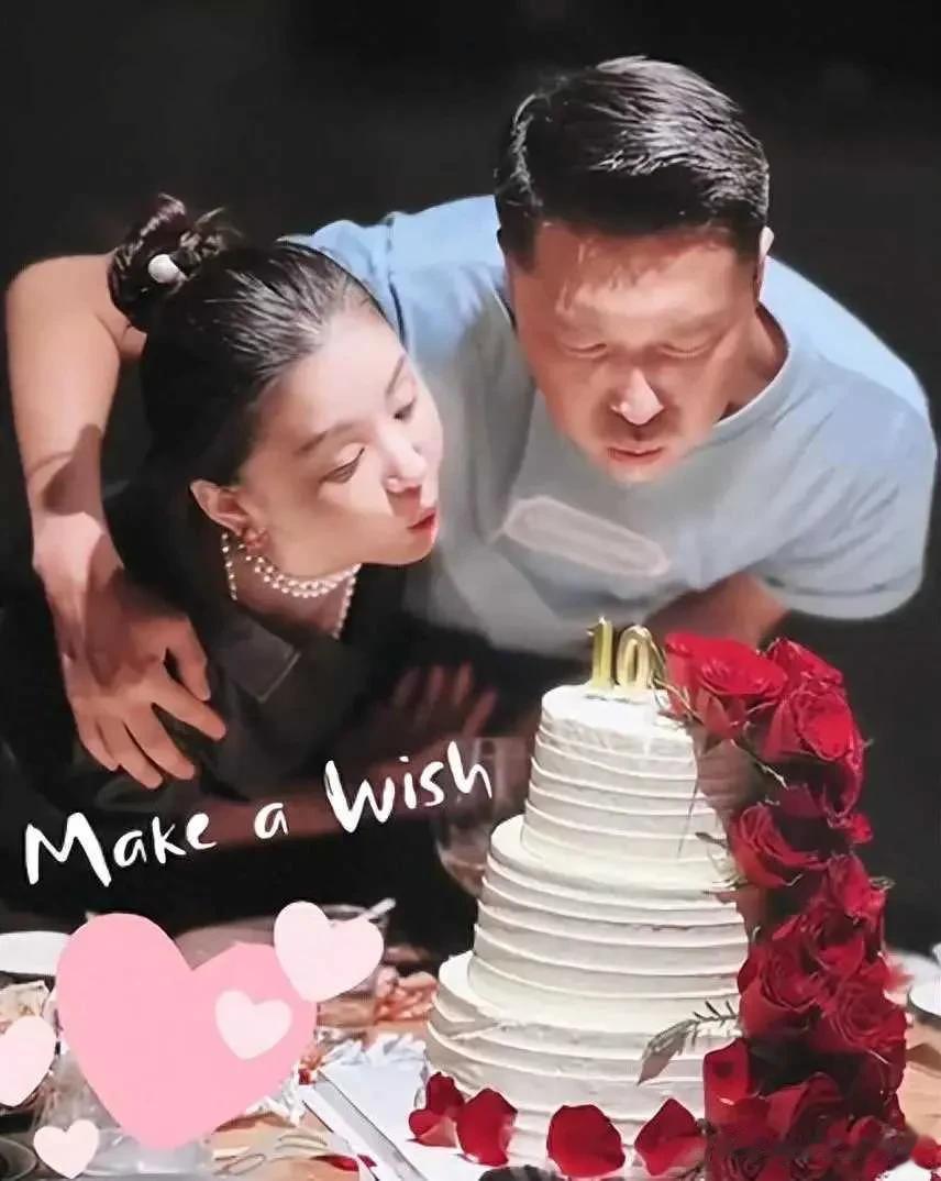 10月20日，安娜贝尔·李(Annabel Lee)高调庆祝与王磊结婚十周年，并