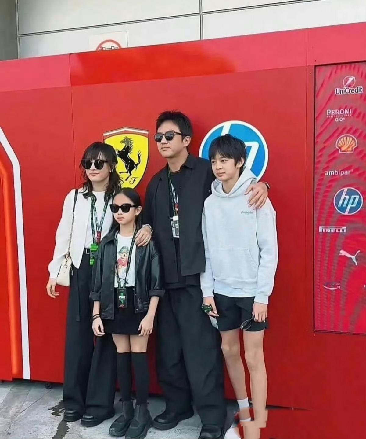 从不婚到幸福，邓超孙俪一家四口诠释完美家庭

邓超与孙俪，这对娱乐圈的模范夫妻，