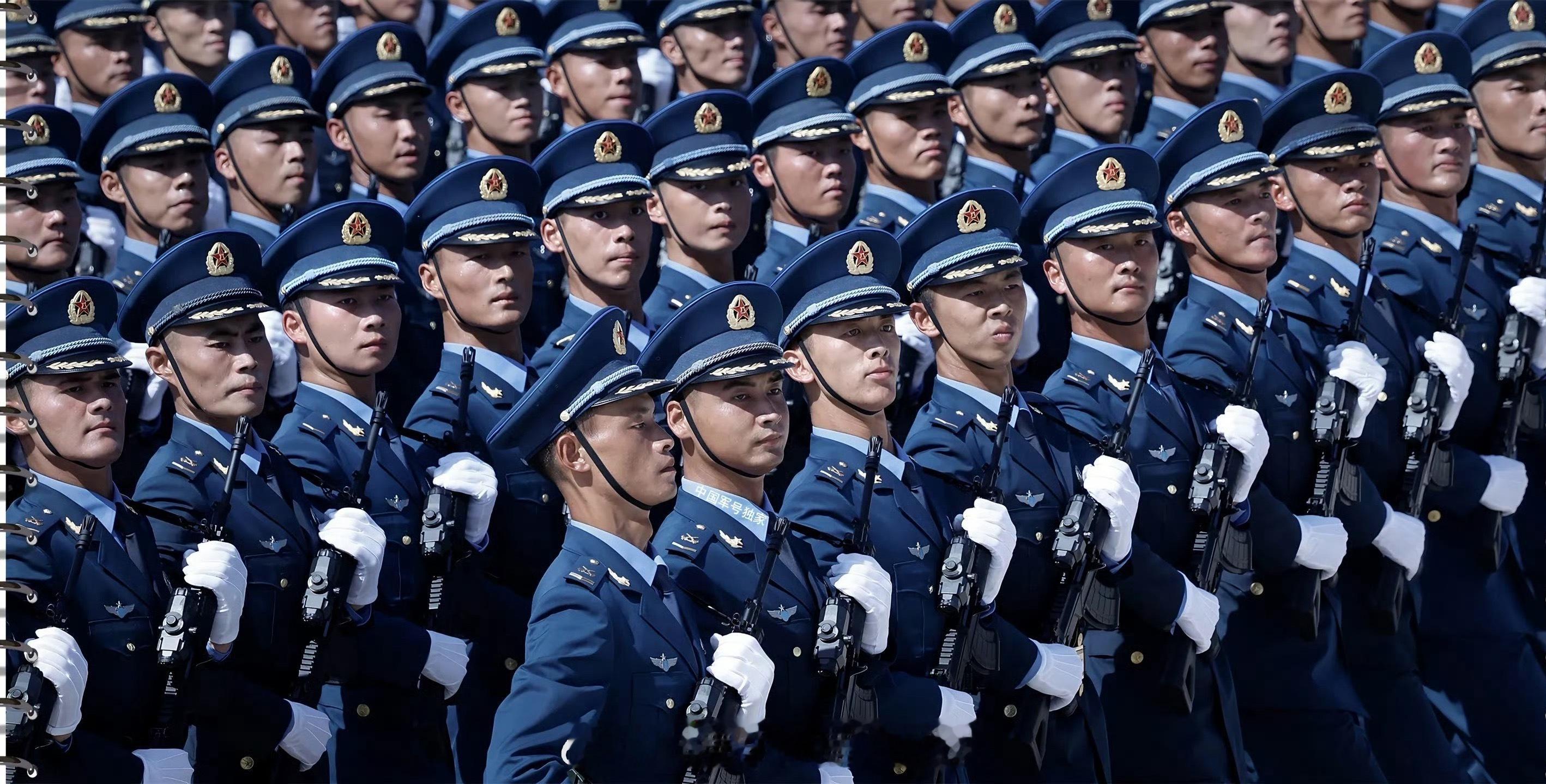 九三盛大阅兵，放飞和平鸽，阅兵是一场视觉的盛宴，一种力量的展示。当三军仪仗队迈着