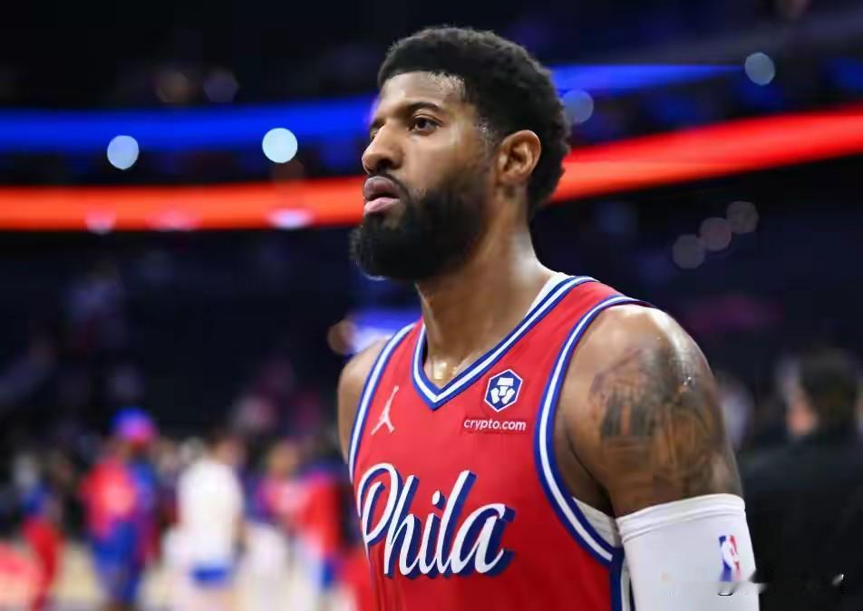 据知名记者Shams透露，保罗乔治要复出了，而且是要在对阵快船的比赛中复出。
我