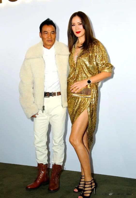 任达华当年铁了心丁克，和琦琦潇洒满世界飞，结果2006年琦琦意外怀孕，他当场怂了