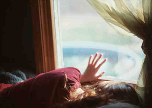 在时代和个人的种种不幸中，我却看到了生活的种种幸福。酸甜苦辣是食物的味道，喜怒哀