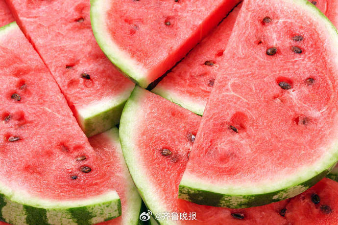 #早安# 生活属于自己的感觉，不属于别人的看法。 ​​​