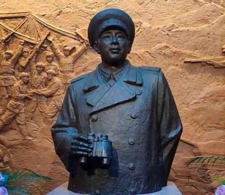 65年刘亚楼病危，周总理坦言：我不会再去看他了，总理为何这么说？

时间回溯至1